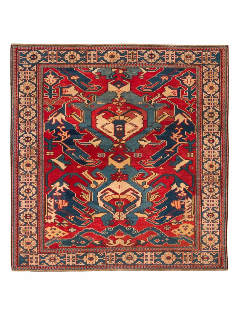 Tappeto orientale Baku, noto per i suoi intricati disegni geometrici e la sua palette di colori vivaci. Un autentico pezzo di artigianato che combina stile, comfort e un profondo senso storico, perfetto per arricchire qualsiasi ambiente domestico.